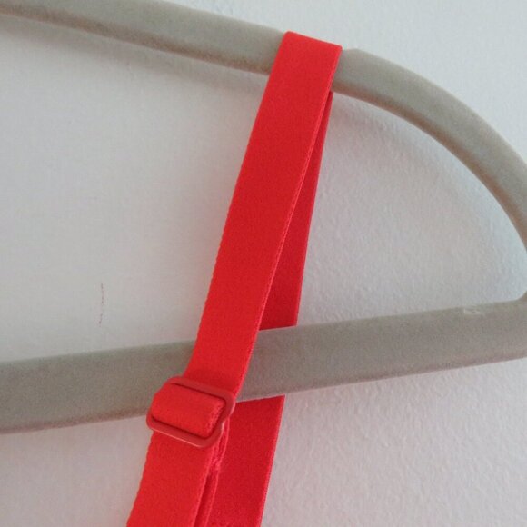 SKIMS Cotton Jersey T Shirt Bra in Ruby Red Underwired - Size 44B - Picture 10 of 14